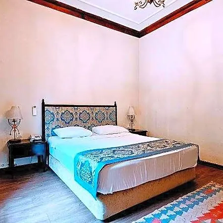 Hotel Otantik Club &
